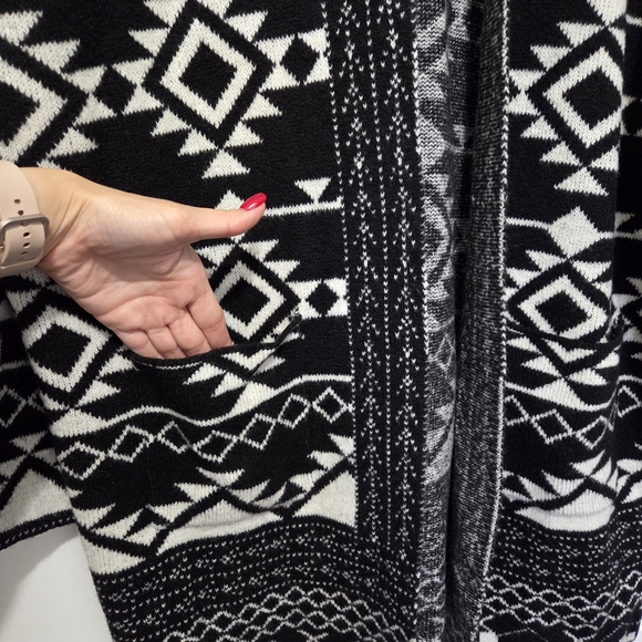 Frye Womens' Southwestern Patterned Jacquard Black & White Cardigan Size XL - Picture 6 of 11
